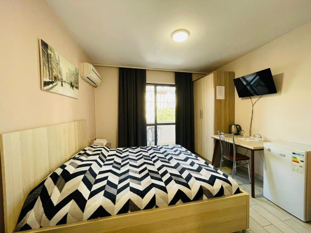 Urban Life Tirana- Economy Rooms Bagian luar foto